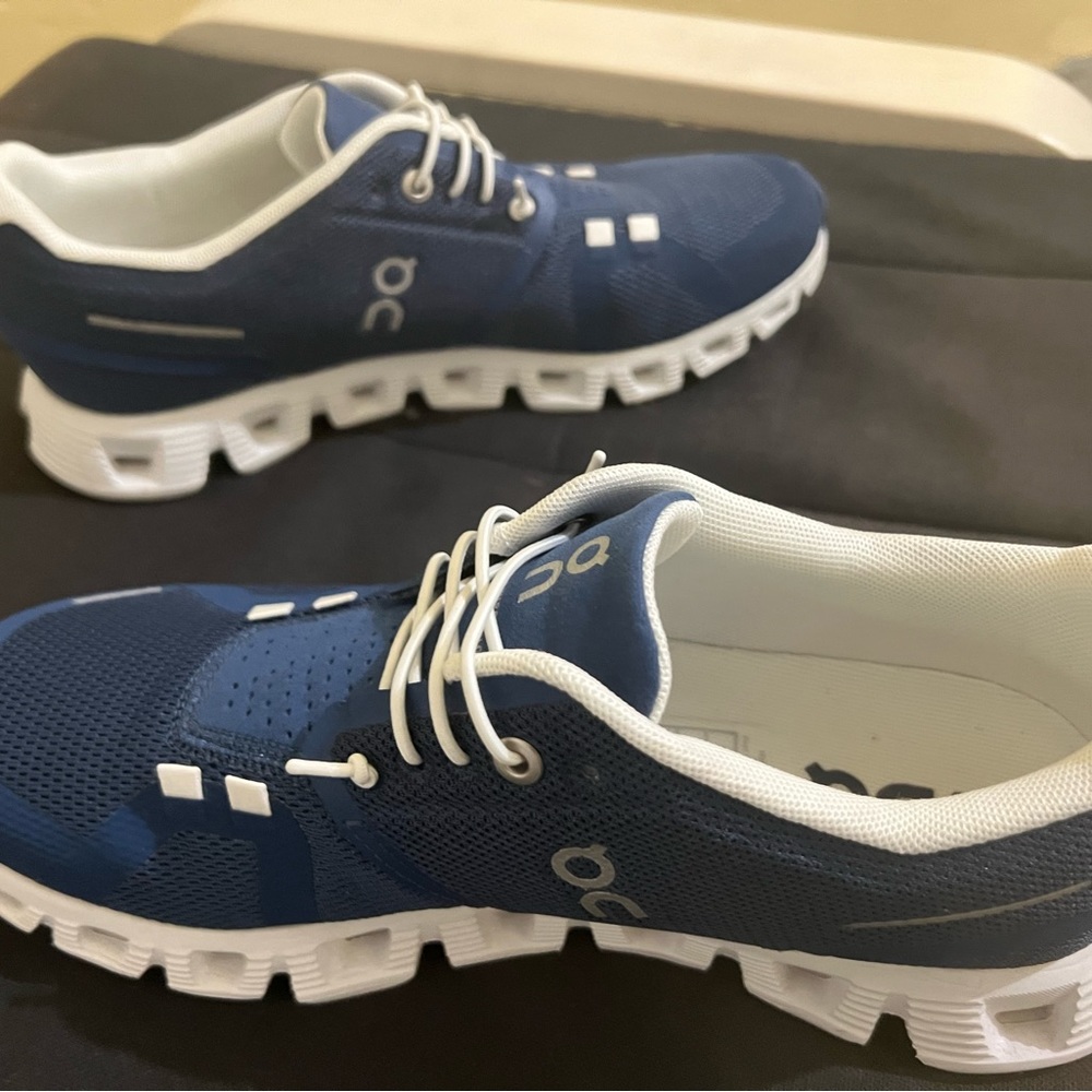 Cloud 5 Sneakers